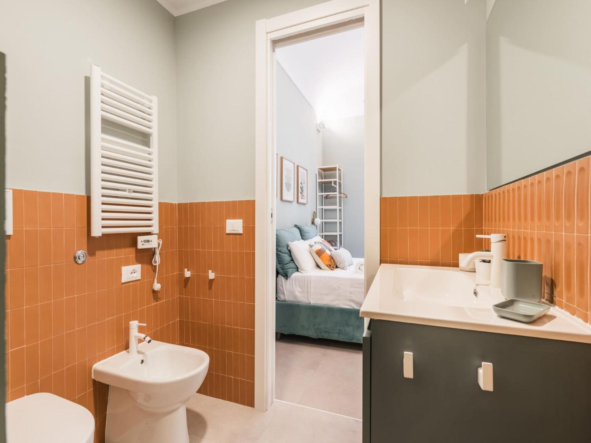 The Rent - Modern Two-bedroom In Esquilino Area Apartment Rom