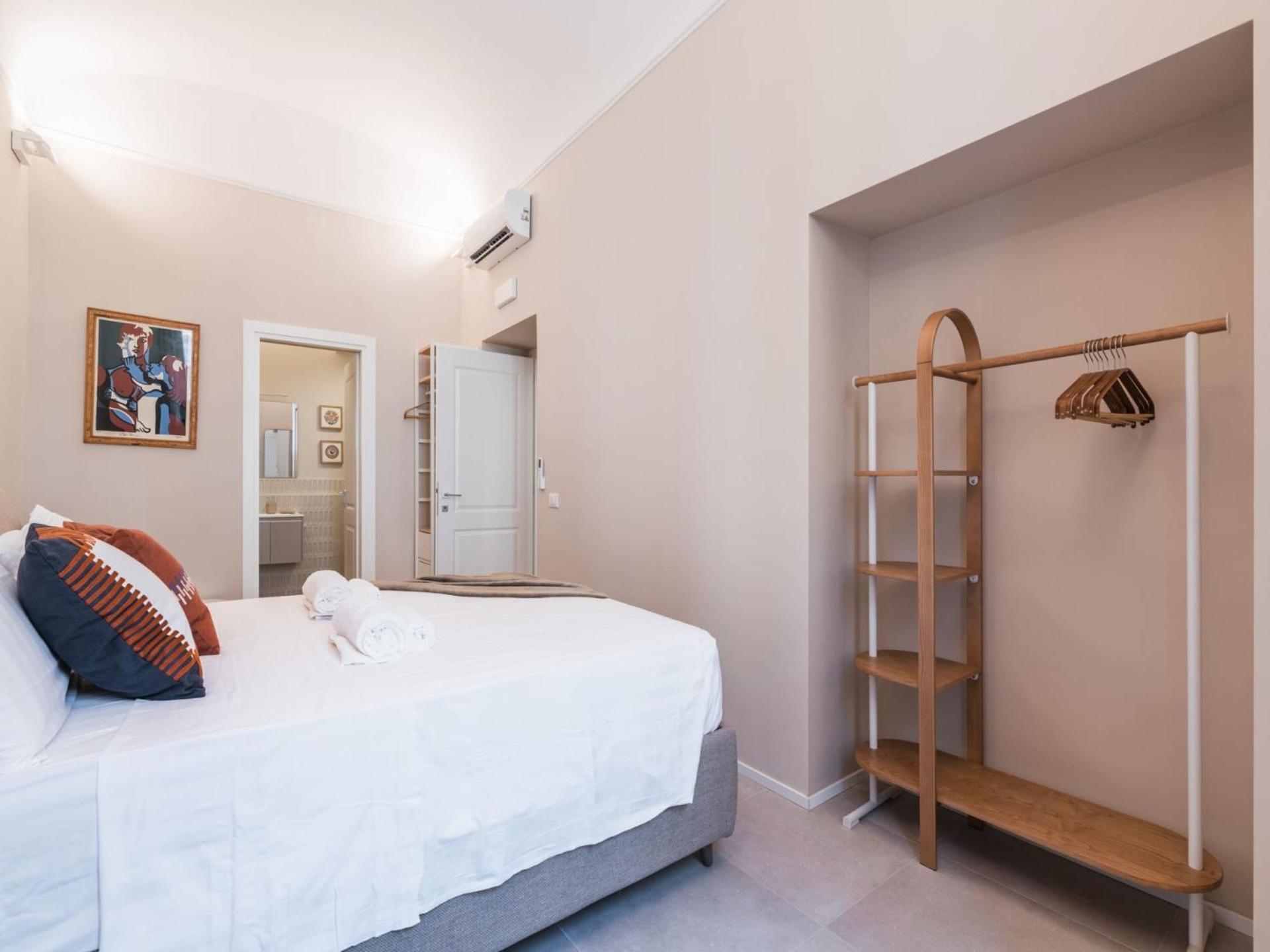 The Rent - Modern Two-bedroom In Esquilino Area Rom